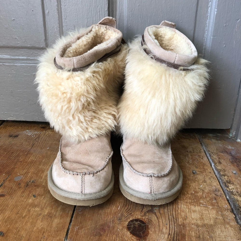 UGG Rainier Eskimo Sheepskin Boots Boho Sherpa Y2K Beaded Leather